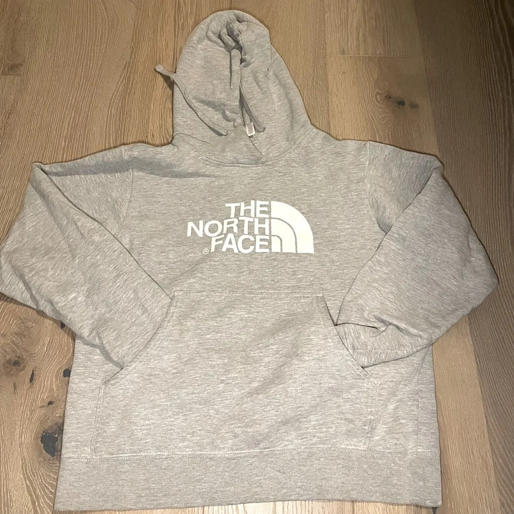 The North Face hoodie gray small